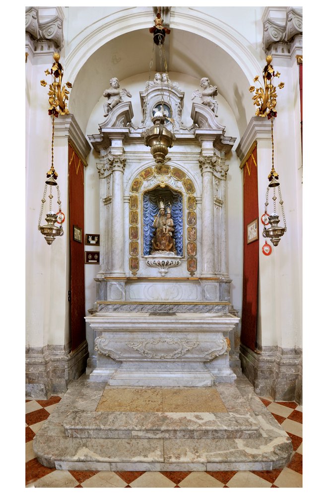Altare della Madonna del Rosario
