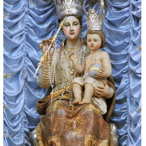 Statua della Madonna del Rosario