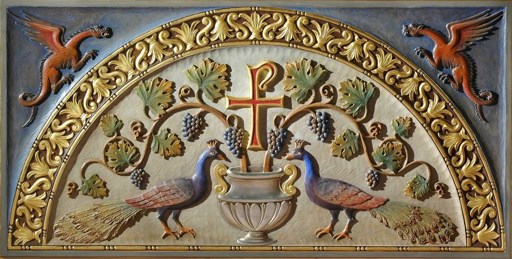 Pieve di Sant'Andrea, presbiterio, altare della celebrazione, Luciano Duca e Angelo Demetz, La Vita Eterna, Pozzuolo